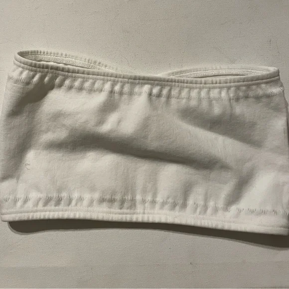 Alaia Vienne Perforated Seamless Bikini Top - Picture 4 of 4